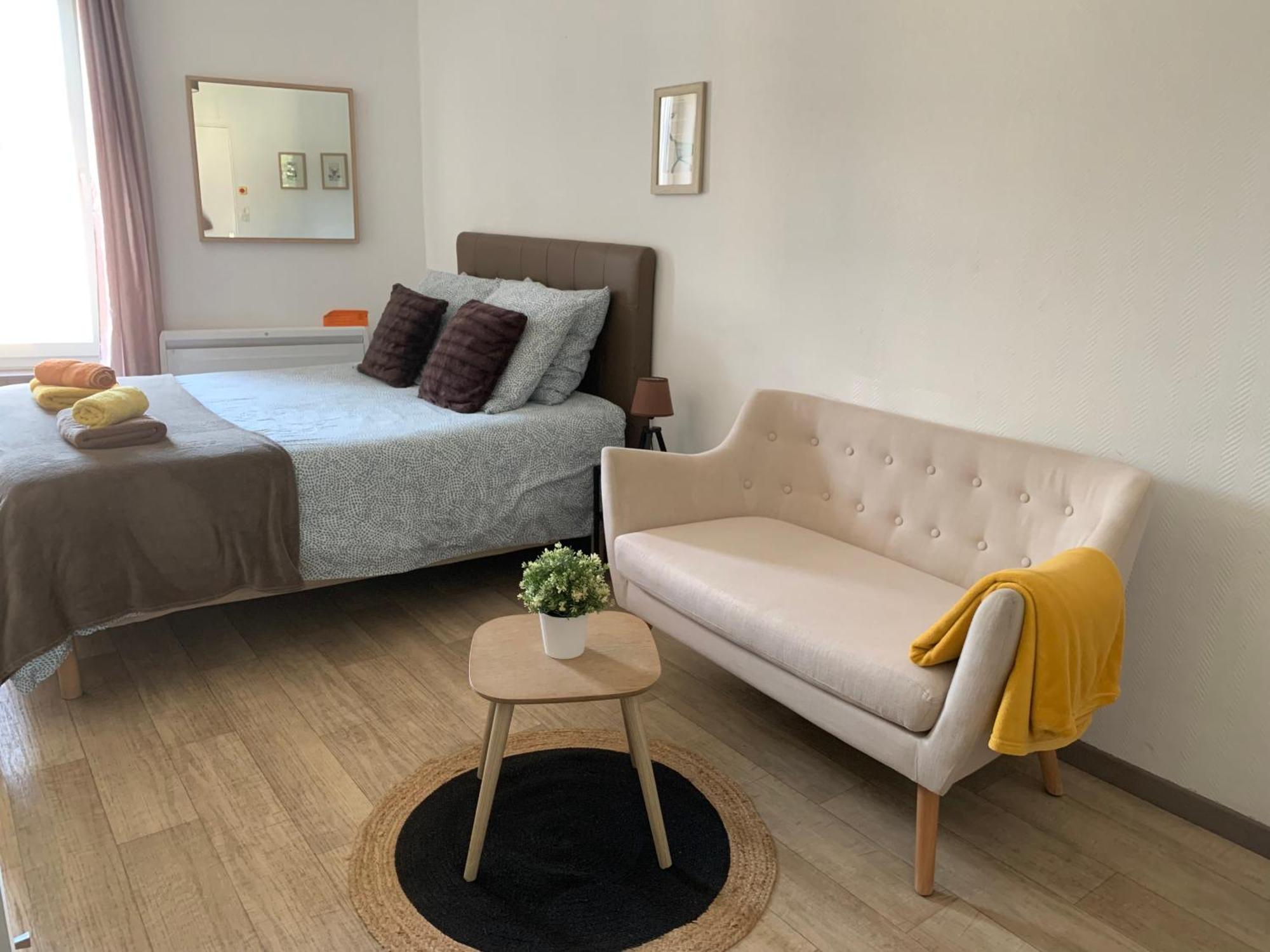 Pyrene Holidays - Residence La Fontaine - Studios Cozy A 10Mn A Pied Des Thermes Bagneres-de-Bigorre Exterior photo